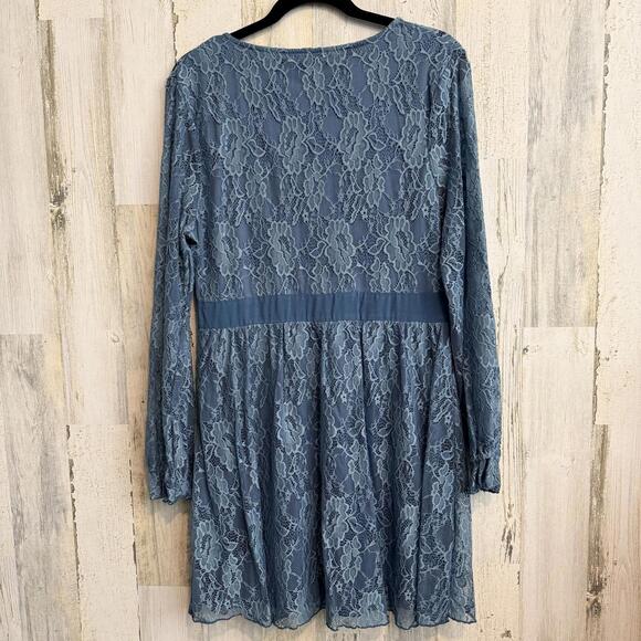 Miami Women’s L Blue Lace Embroidered Floral Long Sleeve Boho Dress - Picture 2 of 11
